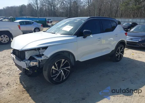 2022 Volvo Xc40 T5 R-Design from USA, damaged, VIN YV4162UM6N2752581